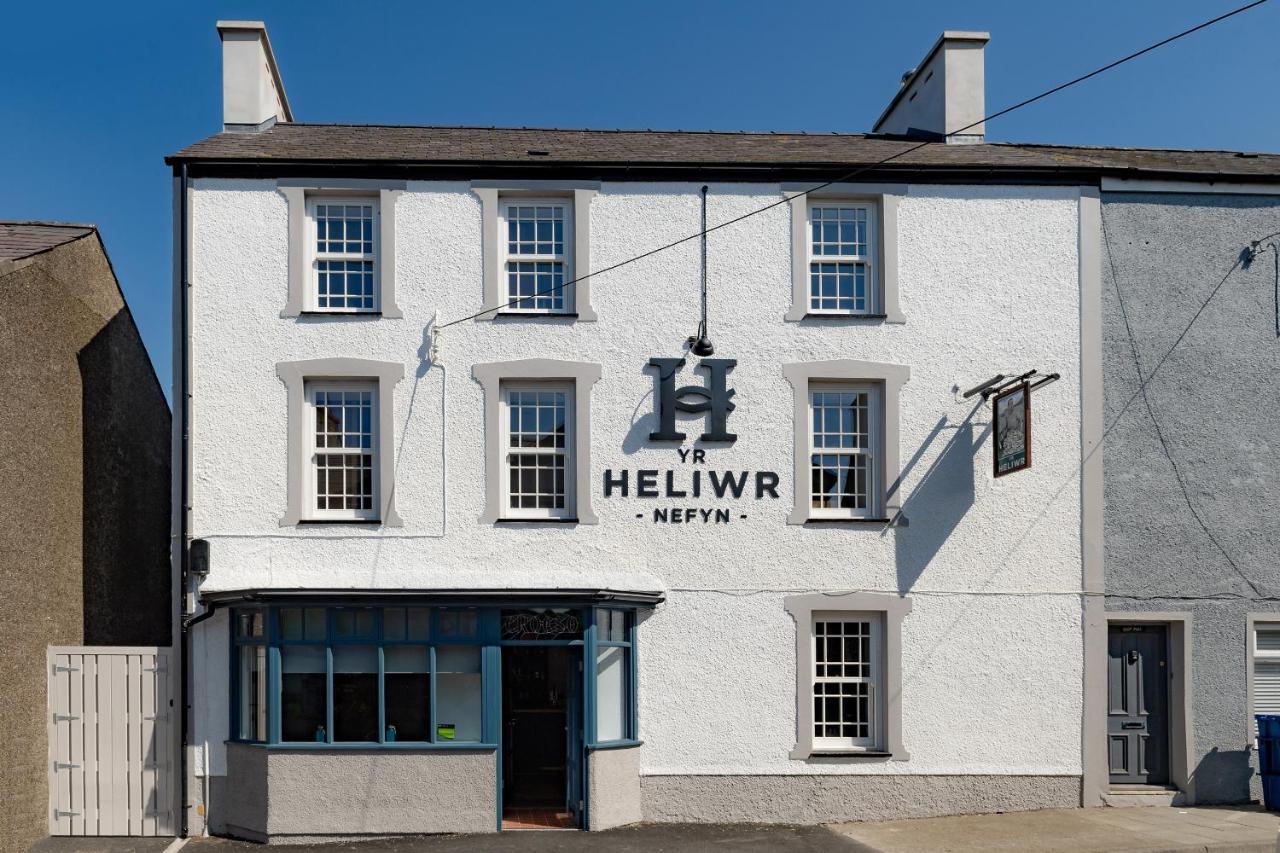 Hostel Tafarn Yr Heliwr Nefyn Exterior foto